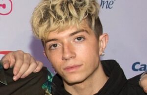 Ex-namorada de membro de boy band acusada de tentar contratar um assassino para matá-lo