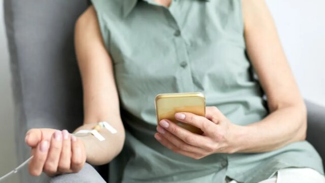woman-iv-drip-smartphone-fox-news-001.jpeg
