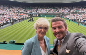 David Beckham encanta os fãs com uma linda selfie ao lado de sua mãe Sandra em Wimbledon