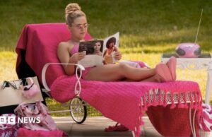 Legalmente Loira revival Elle – chato e tedioso ou uma delícia rosa choque?