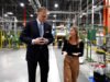 As ações da Corning saltam 9% após fechar acordo para alimentar os knowledge facilities de IA da Amazon nos EUA
