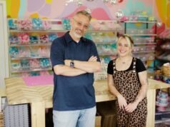 Uma jovem de 32 anos parou de lecionar e construiu um negócio de brinquedos com o pai. Arrecadou US$ 428 mil no ano passado