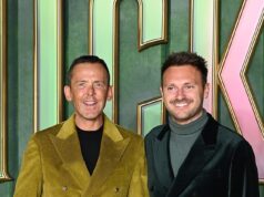 As estrelas da BBC Zoe Ball, Sara Cox e Rylan Clark mostram apoio público ao marido de Scott Mills, Sam Vaughan, quando ele retorna às redes sociais dois meses após a demissão do DJ