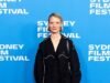 A estrela de Alice no País das Maravilhas, Mia Wasikowska, faz uma rara aparição no tapete vermelho em Sydney depois de virar as costas para Hollywood