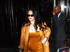 Rihanna chama a atenção em um vestido decotado de bronze enquanto apoia A$AP Rocky enquanto ele ganha o prêmio inaugural de Cineasta do Ano do Tribeca X