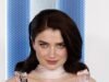 A filha atriz de Bono, Eve Hewson, reflete sobre as vantagens de ser um bebê nepo e insiste que ‘não quer ser famosa’