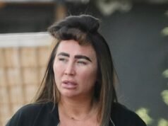 Lauren Goodger, da TOWIE, usa um prime curto enquanto sai com o cabelo preso em rolos depois de alguns mimos