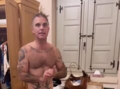 Robbie Williams, 52, tira as calças enquanto debate sobre usar ‘roupas da sorte’ para a partida da Inglaterra na Copa do Mundo com sua esposa Ayda
