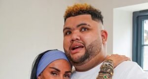 Katie Value ataca o ex Dwight Yorke no Dia dos Pais enquanto o chama de ‘pai de merda’ por ‘renunciar’ seu filho distante Harvey