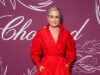 A mãe de Gigi e Bella Hadid, Yolanda, 62, está noiva de um incorporador imobiliário um ano após a separação