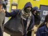 Acessórios no valor de US$ 30 mil doam as identidades de Jacob Elordi e Kendall Jenner enquanto um casal de primeira linha tenta ficar incógnito no aeroporto de Brisbane