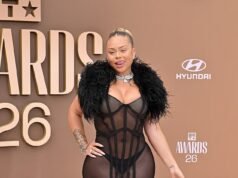 Latto exibe seu BBL e seu incrível corpo pós-bebê em um vestido transparente e fio dental apenas UM MÊS após o parto