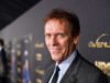 Hugh Laurie bate palmas brutalmente para fã de TV que critica Home: ‘Não period para você’