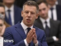 Deputados da Hungria bloqueiam o retorno de Orbán, limitando o governo do primeiro-ministro a oito anos