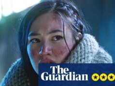 Crítica de The Final Assassins – tons de Blade Runner em thriller distópico envolto em escuridão verde-silte