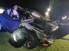 Homem de 87 anos da Flórida morre depois que Tesla no modo piloto automático bate em um lago