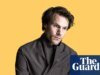 Hugh Skinner: ‘Meu momento mais embaraçoso? Andando nu no set quando eu não deveria estar’