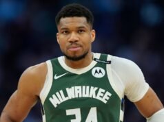 Bucks enfrenta futuro incerto após negociar o ícone da franquia Antetokounmpo