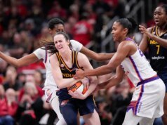 Relatório: WNBA não rescindirá a última falta técnica de Caitlin Clark