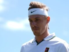 O canadense Denis Shapovalov se aposenta da estreia em Wimbledon devido a uma lesão no ombro