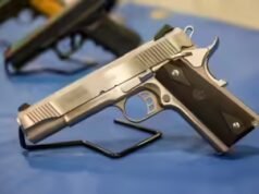 ‘A arma estava…’: bebê de 7 meses baleado na cabeça por um menino de 10 anos no Missouri