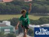 Atleta radical conhecido por atuar com Madonna morre em acidente de base leaping em Utah
