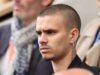 Romeo Beckham condenado após polícia parar com cachorro solto no Porsche 911