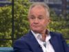 Bobby Davro emite alerta após diagnóstico de câncer de próstata