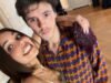 Cruz Beckham emociona-se com o marco histórico com a namorada Jackie Apostel após brincadeira sobre diferença de idade