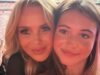 Amanda Holden sorri com a filha adolescente enquanto manda mensagem para Harry Kinds