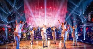 A ex-estrela do Strictly afirma que a BBC ‘se livrou da madeira morta’ ao despedir dançarinos profissionais