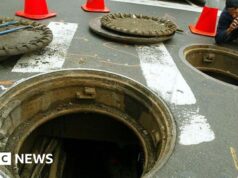 Polícia de Nova York investiga vídeos de homens saindo do sistema de esgoto da cidade