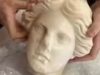 Busto de mármore romano de 2.000 anos encontrado na praia de Alicante pode representar a deusa Vênus