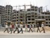Explicado | Quando uma economia construída sobre mão de obra barata enfrenta salários mais altos