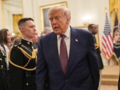 Ásia Ocidental AO VIVO: Donald Trump defende acordo com o Irã dos críticos