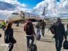 Ryanair diz que relutantemente não cobrará dos pais que se sentem ao lado das crianças