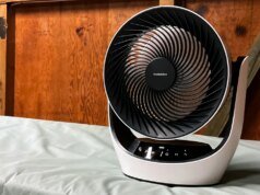 Este ventilador recarregável inteligente foi um salva-vidas neste verão (e custa apenas US $ 60)