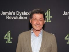 O resto é rivalidade: Alastair Campbell dá um golpe brincalhão no concorrente de podcast Jon Sopel após perda do prêmio