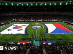 Homem pede desculpas por fazer gesto racista contra coreano em partida da Copa do Mundo