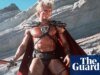 ‘Minhas extensões de cabelo pegaram fogo em um tiroteio!’ Dolph Lundgren interpreta He-Man em Masters of the Universe