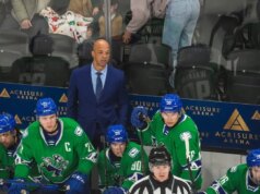 O técnico da AHL, Manny Malhotra, foi promovido para liderar o Canucks