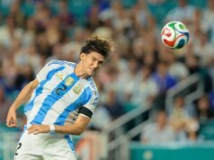 Zagueiro argentino Leonardo Balerdi (panturrilha) fora da Copa do Mundo