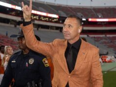 CB 5 estrelas John Meredith III escolhe Texas em vez de Texas A&M
