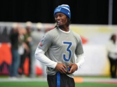 Cowboys WR George Pickens nas instalações da equipe antes do minicamp