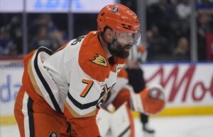 Panteras adquirem direitos de Radko Gudas de Geese pelos direitos de AJ Greer