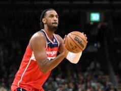 Wizards C Alex Sarr passa por cirurgia para fratura no pé