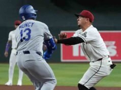 Vargas dos Diamondbacks e Muncy dos Dodgers feridos em colisão violenta na primeira base