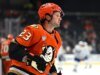 Geese trocam Mason McTavish por Blues por 2 jogadores do primeiro turno