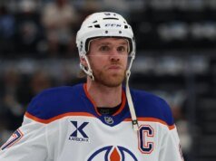 Connor McDavid, da Oilers, ganha prêmio Ted Lindsay pela 5ª vez