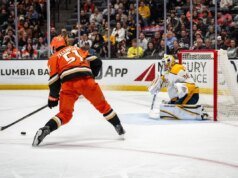 Sabres adquirem Olen Zellweger dos Geese em acordo do dia do draft